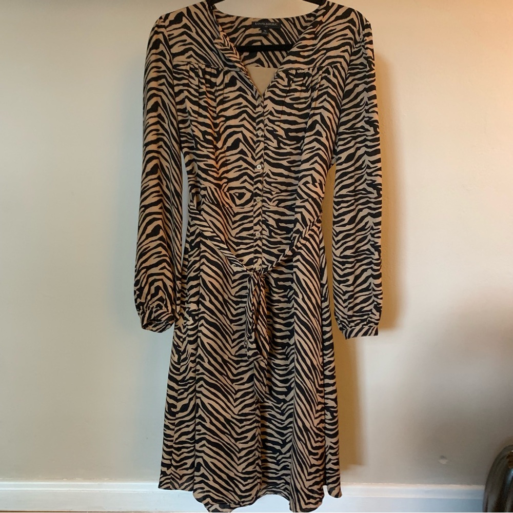 EUC Banana Republic Animal Print Button Dress with Belted Waist Size 10